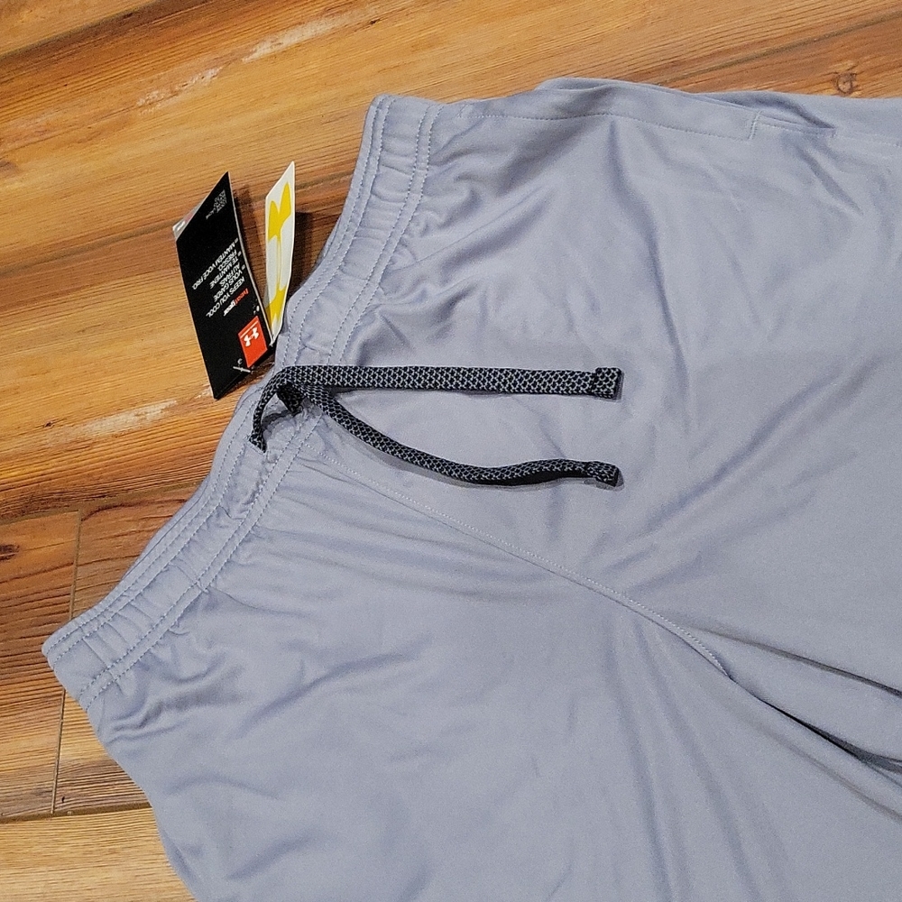 🆕 Under Armour shorts - Picture 3 of 5